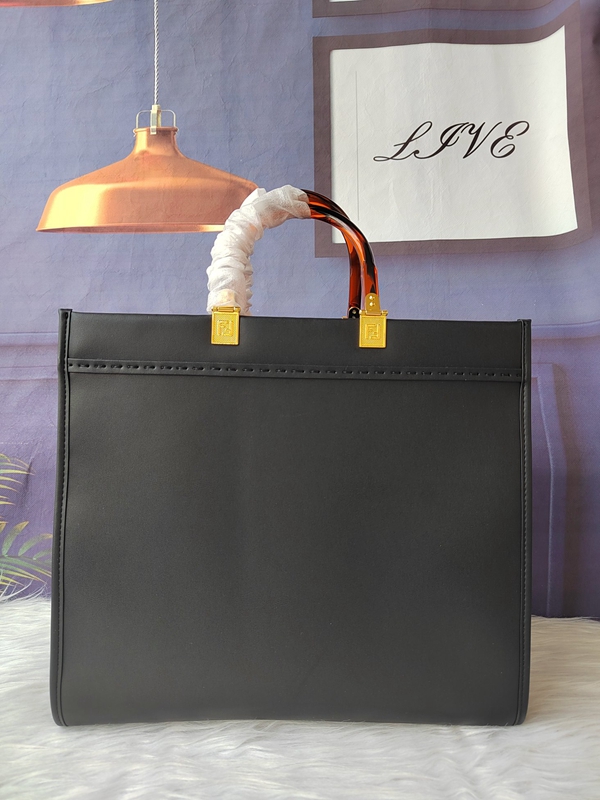 スーパーコピーブランドバッグ側面デザイン